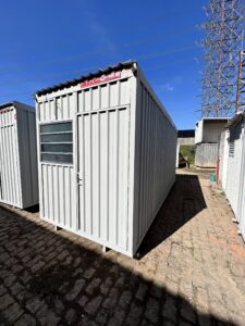 como alugar um container para construção
